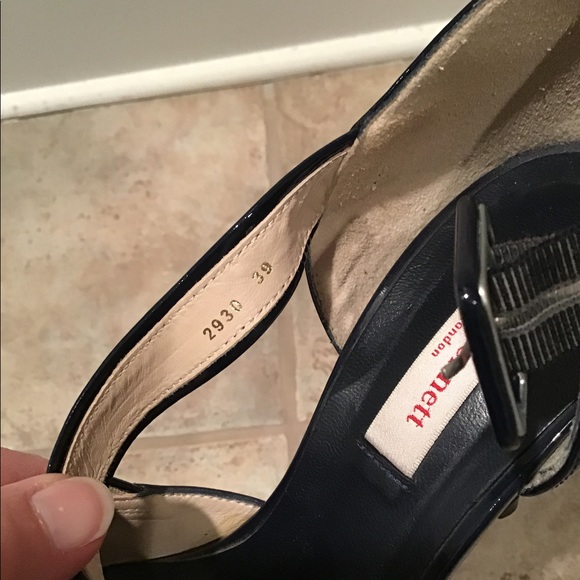 Laura Bailey for LK Bennett Patent/Canvas Pump 8.5 - Picture 3 of 13